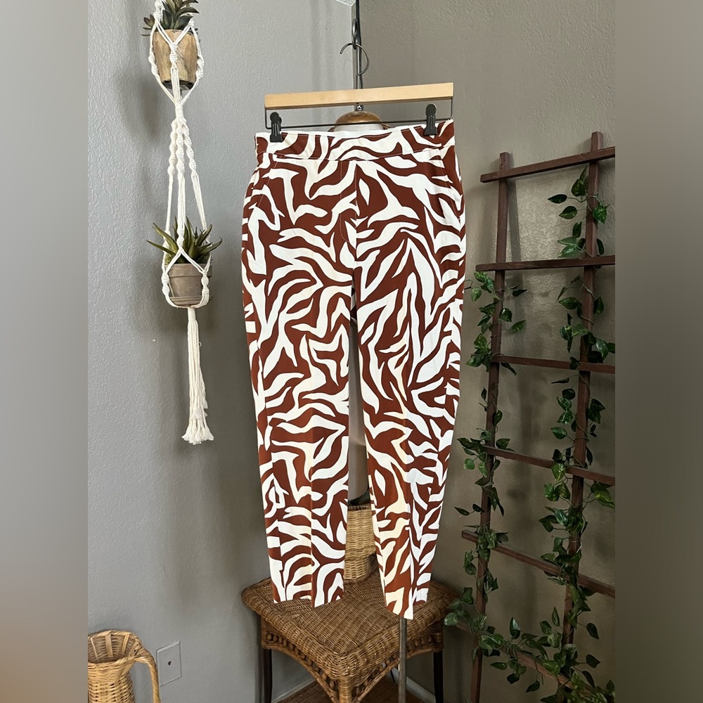▪️Spanx On The Go Slim Straight Ankle Pants in Clay Zebra Stripe 20366r M - Picture 7 of 13